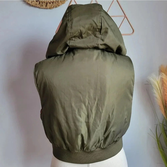 ZARA, New, Cropped Nylon Hooded Zip Front Army Green Khaki Puff Vest, Size XL - Picture 12 of 16